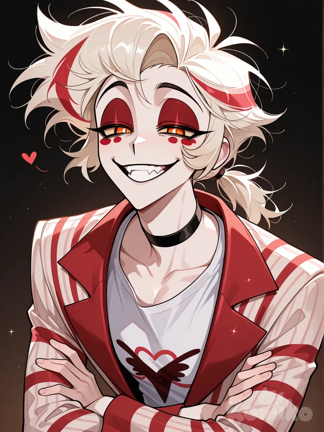 1boy, Отель Хазбин, парень взрослый, персонаж имеет тонкое лицо с заостренным подбородком и длинной тонкой шеей, 
подчеркнутой черным чокером. У него очень выразительная, хитрая и игривая улыбка. Глаза большие, с оранжево-желтым оттенком радужки. Волосы светлые (почти белые или очень светло-серые), короткие, слегка растрепанные, собранные в небольшой хвостик. Стиль прически придает образу немного озорной вид. Персонаж одет в жакет, с полосатым узором, чередующий темно-бордовый и Светло-бордовый. Под пиджаком видна белая футболка. Персонаж изображен попояс, слегка наклонившись вперед. Руки Сложены на груди.