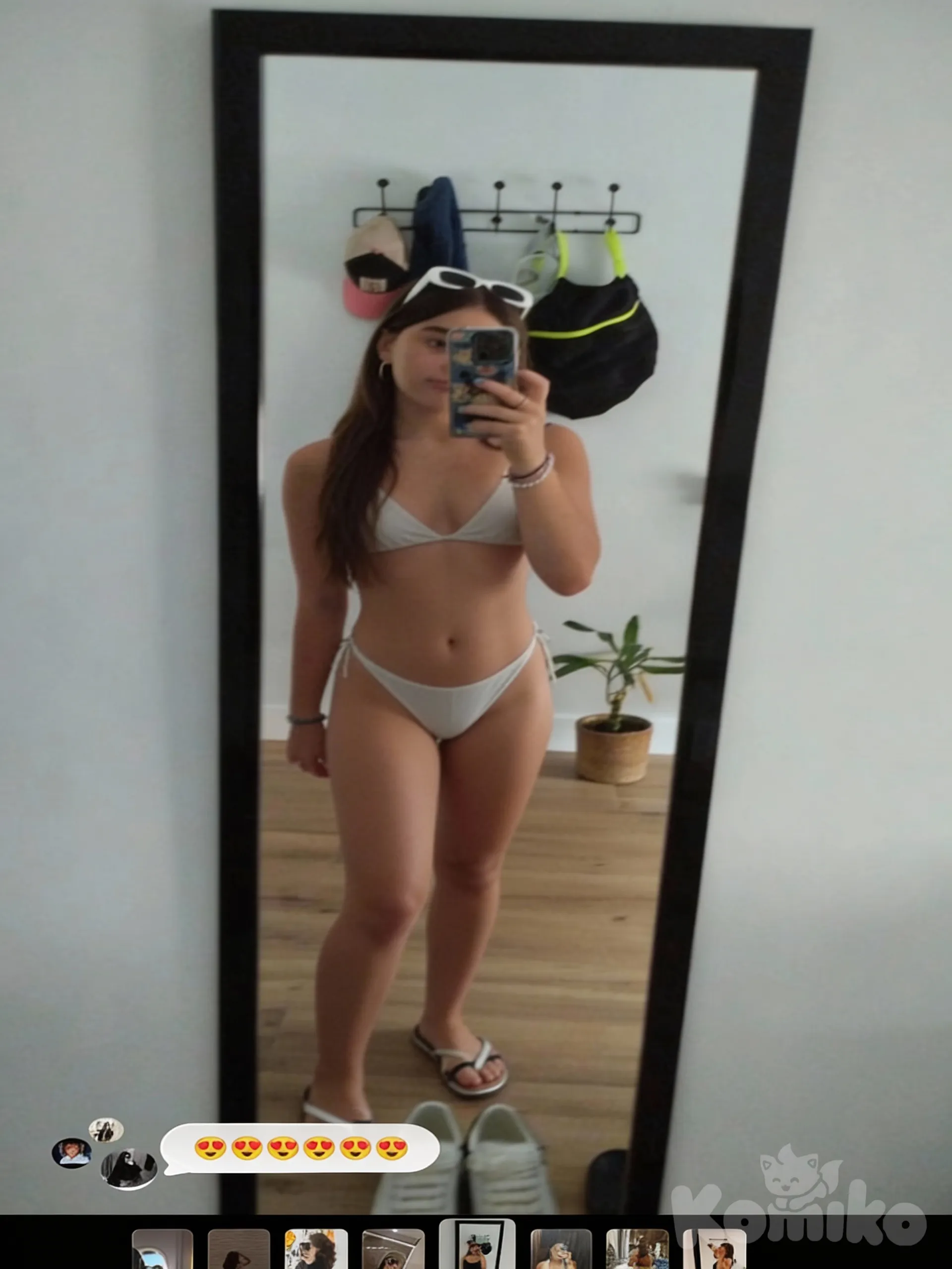 Ahora haz está chica como está, es decir q no cambies la postura, pero añádele un tanga la postura no la cambies pero quitando el vestido