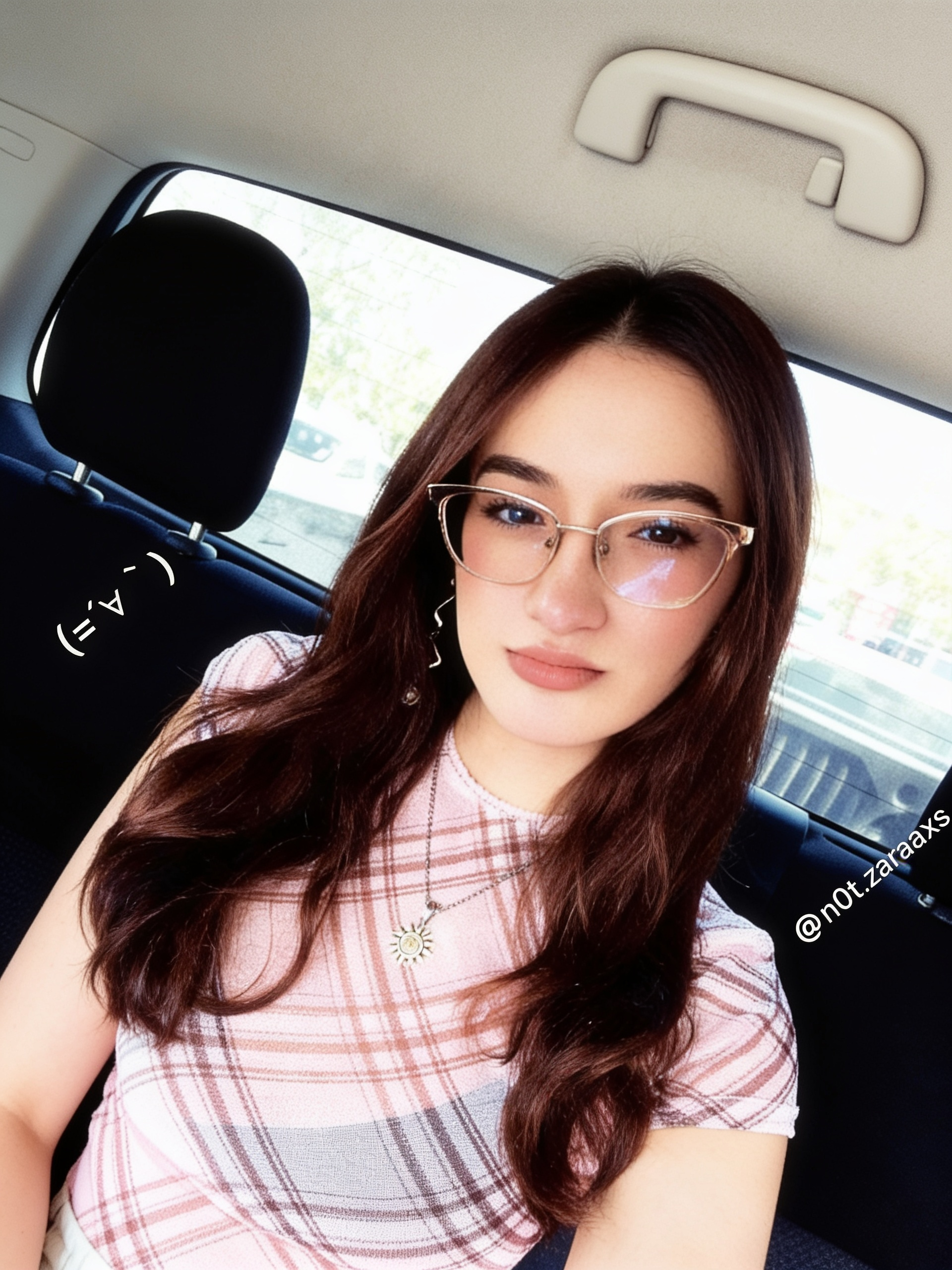 Joven Narradora Íntima AI Song generator