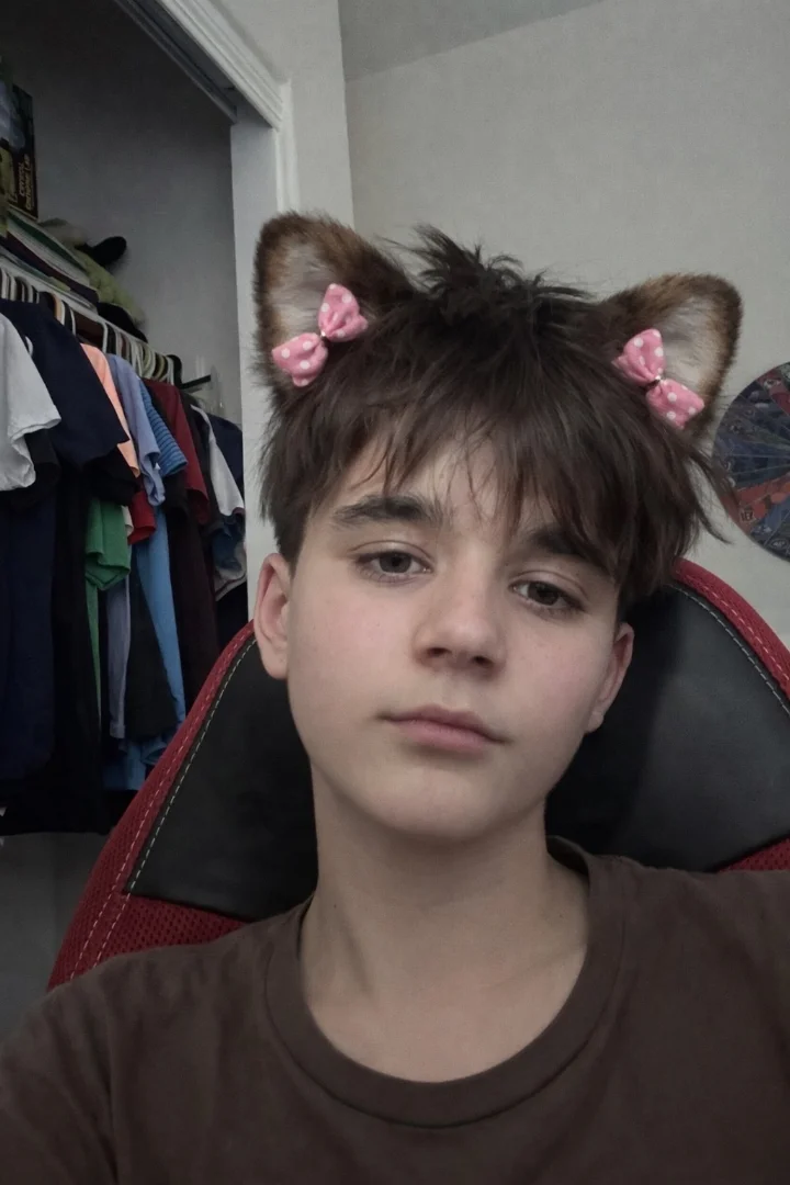 femboy tom has a crush on you (>_<)