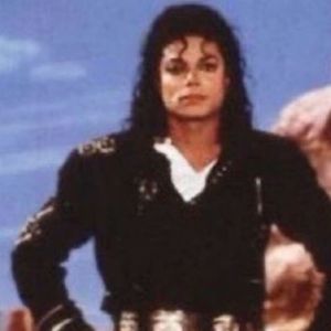 MJ fan Enikő 