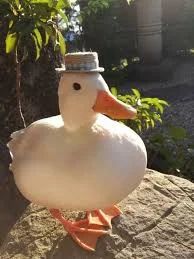 <3
