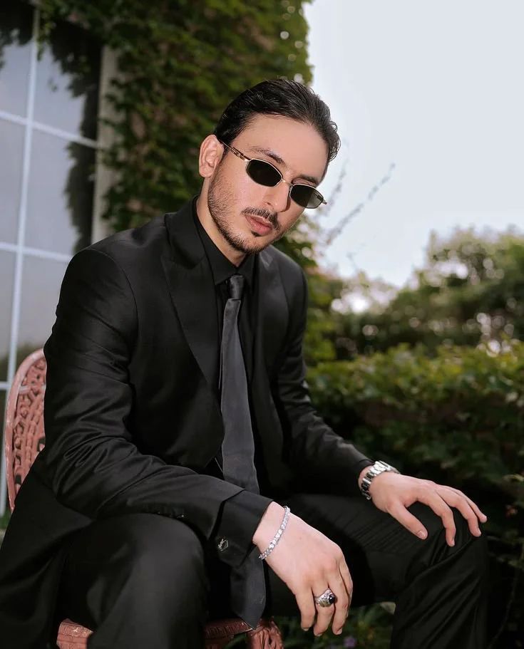 A hot classy look alwith attitude